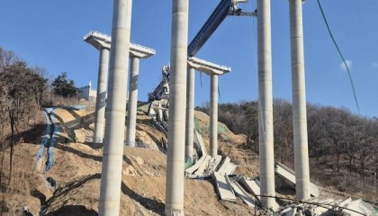 韩国一高速在建大桥垮塌已致2死！现场画面→