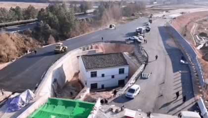 钉子户后悔没答应拆迁 路中房事件没有赢家