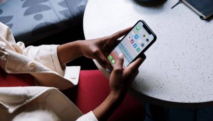 中学老师入职三个月被举报 谁在监控我的微博小号？