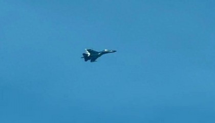 中菲对峙黄岩岛!美军或出动1艘核潜艇,为菲律宾撑腰?解放军苏-30强势回击