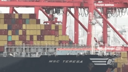 卖完这批中国货就断货,美国女企业主哭泣:无力支付工资、租金、贷款!多方警告:美国最赚钱的“出口”要小心了