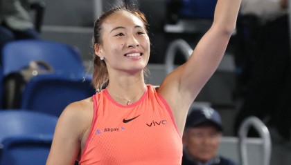 郑钦文再向东京站决赛迈进,争取冠军的同时更需要保护自己