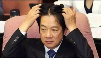 辽宁舰直接逼近,美国脸色大变!扣下台湾64架战机,只收钱不交货