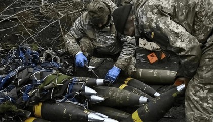 俄军两翼铁钳合拢，布下5层火力网，锁死乌军突围口