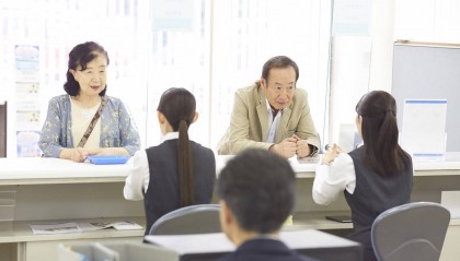 退休后,他们重新开始上班:“工资不高,图个开心”