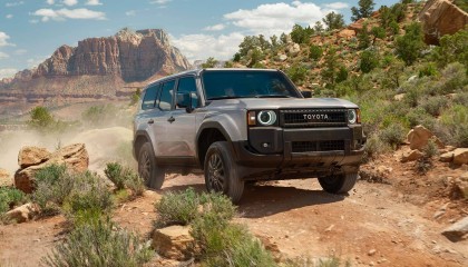 原创
                约人民币40万起!2024款丰田兰德酷路泽美国售价公布 标配2.4T混动