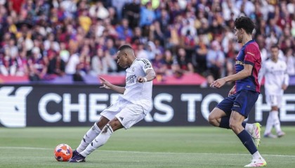 姆巴佩金靴又悬了？巴萨老妖刀莱万磨刀霍霍，3球逆袭不是梦！