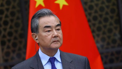 晚饭都不吃，中方不见日本外相，菲律宾写好剧本，开始扮演受害国