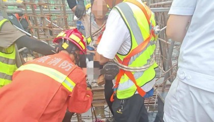 北京一工人被钢筋穿透身体,从臀部贯穿至小腹!“毫米级”救援紧急展开……