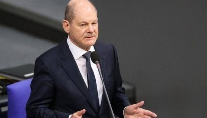 德国总理:大众汽车在德关闭工厂是错误的