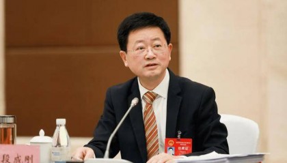 重庆：坚决拥护党中央决定，深刻汲取教训