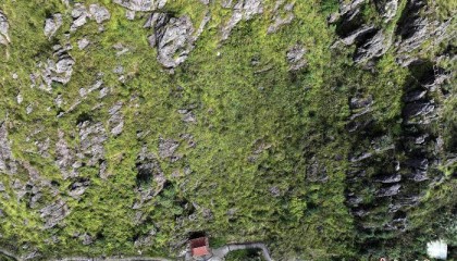 福建龙岩:双髻山别样地质风景吸引游客