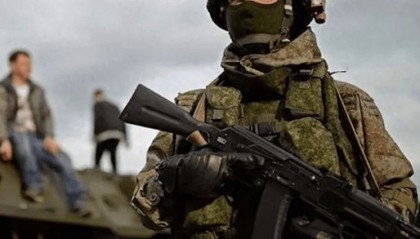 冲突愈演愈烈!俄突然发起攻势,特朗普当众表态,泽连斯基果然上当了