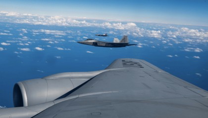 解放军“大动作”曝光!美直接破防,特朗普口风已变,喊中美联手