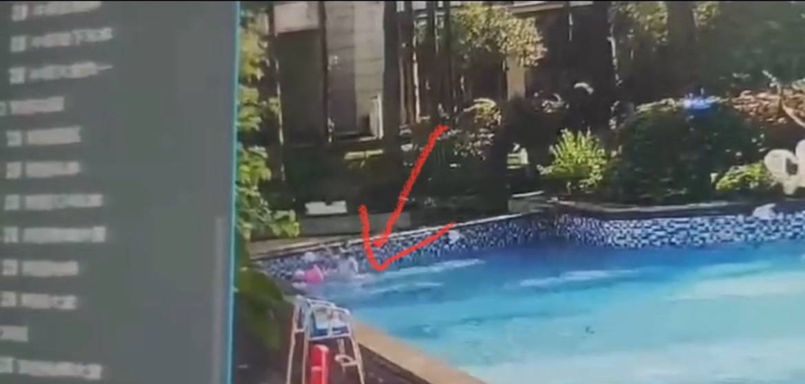 痛心！7岁女童疑被泳池排水口吸入不幸身亡，消防挖开路面打捞救援，广东清远多方回应