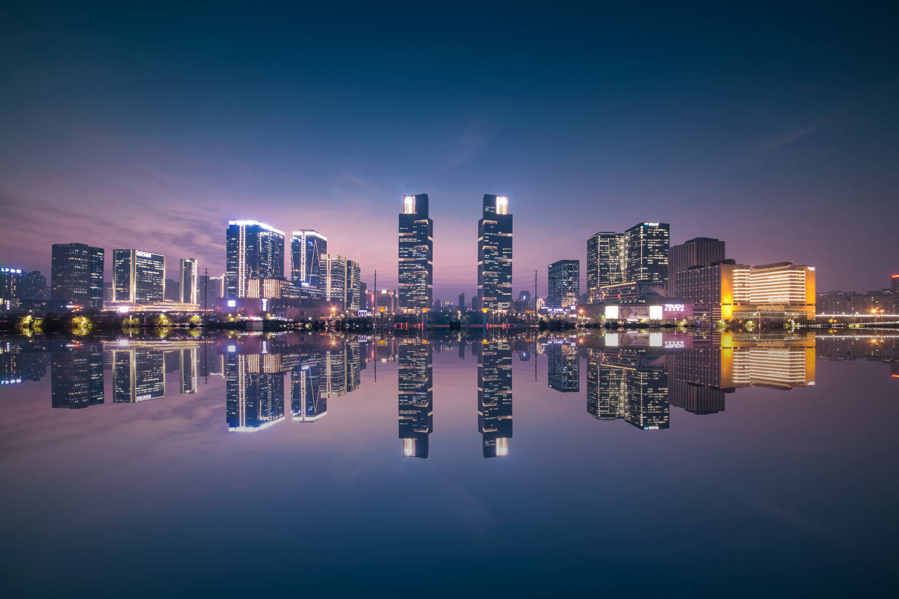 经济强市不断建新高铁站：至少“一城六站”，它们在下什么棋？