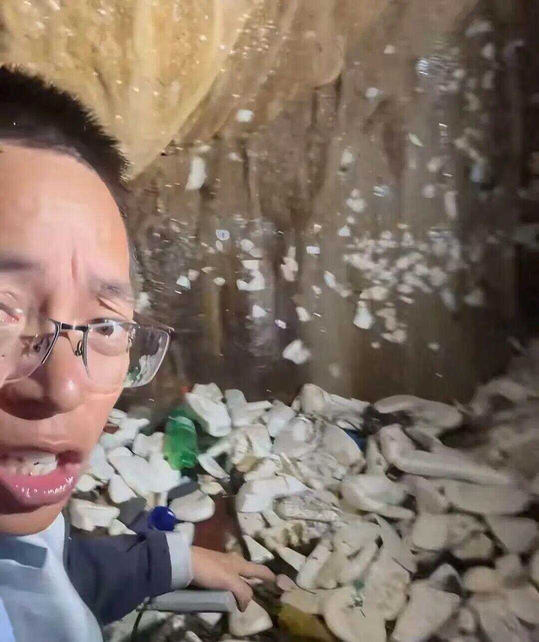 网友曝光溶洞垃圾成山、粪便满地，“至少十层楼高”！官方通报