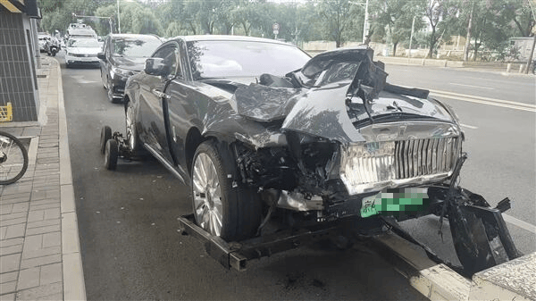 陈震谈劳斯莱斯车祸后续：对方为网约车，已联系到伤者家属，会全力支付应该负担的赔偿