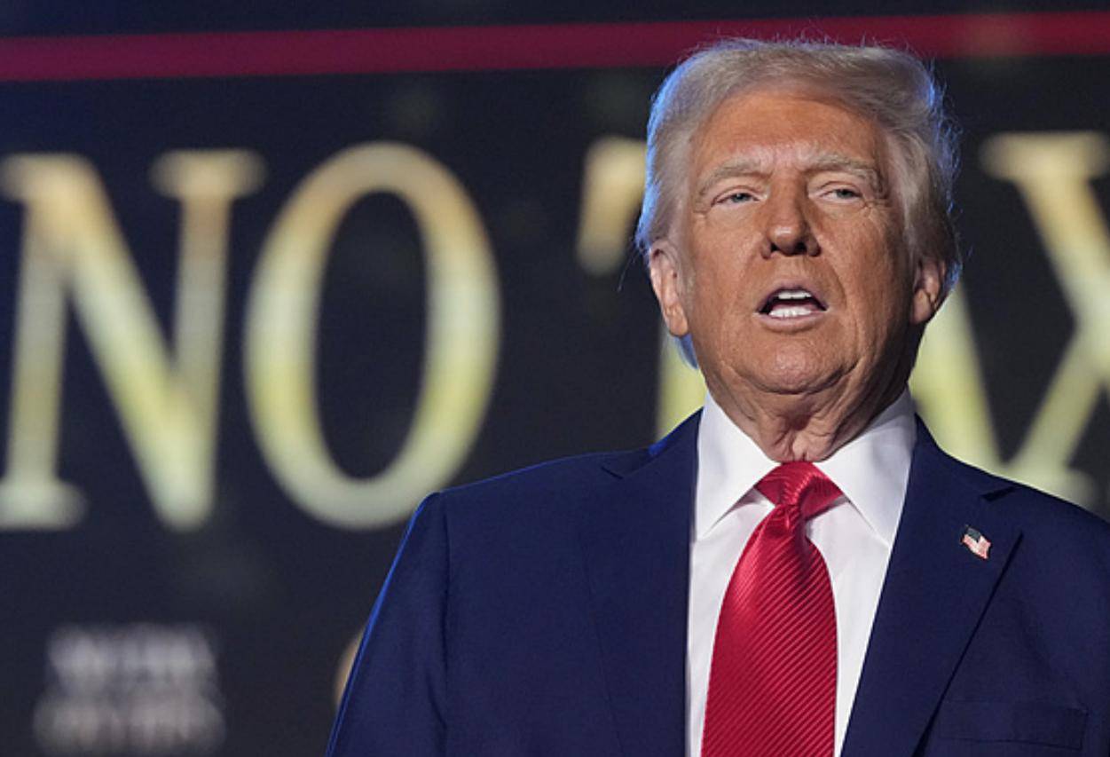 4200万美国人“断粮”，特朗普在花天酒地，奥巴马看不下去，说了“大逆不道”的话！