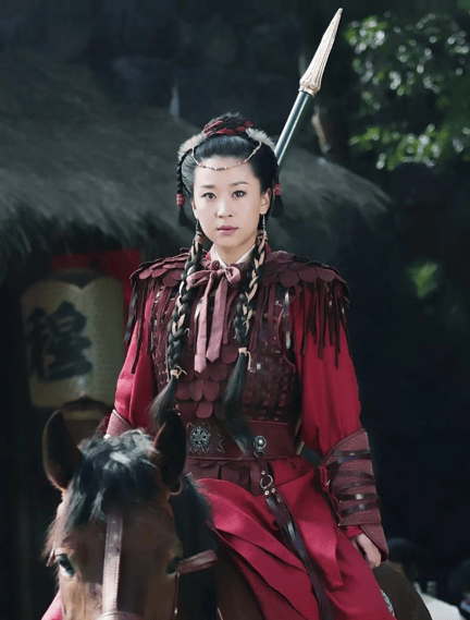 考古｜苗圃被称内娱无代餐！巅峰期隐退嫁大19岁富商，如今儿女双全成人生赢家