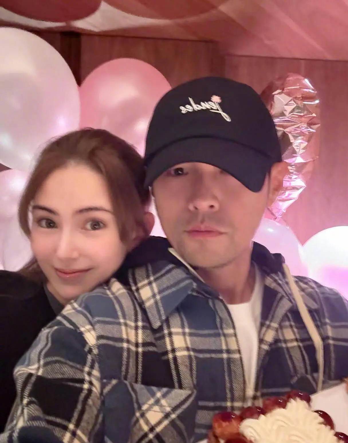 周杰伦发文谈出道25周年感受!昆凌调皮留言称老公话变多了