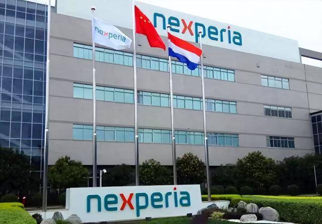 抢劫还提上要求了,荷兰政府还在挑衅,中国釜底抽薪:上一边去