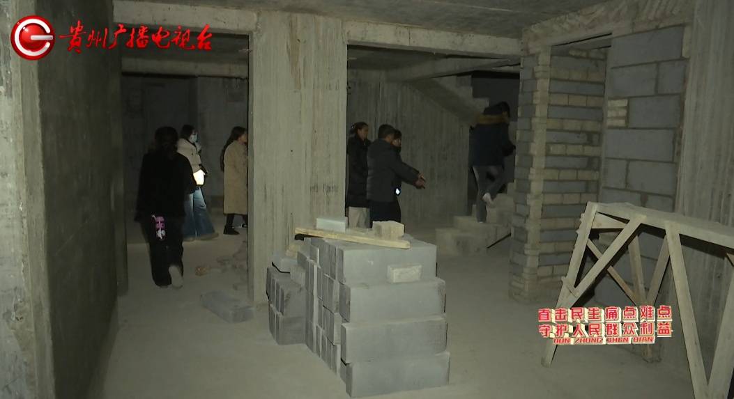贵阳一小区停车场出现“暗门”，打开后竟发现……业主：牵扯到33层楼住户的安全！