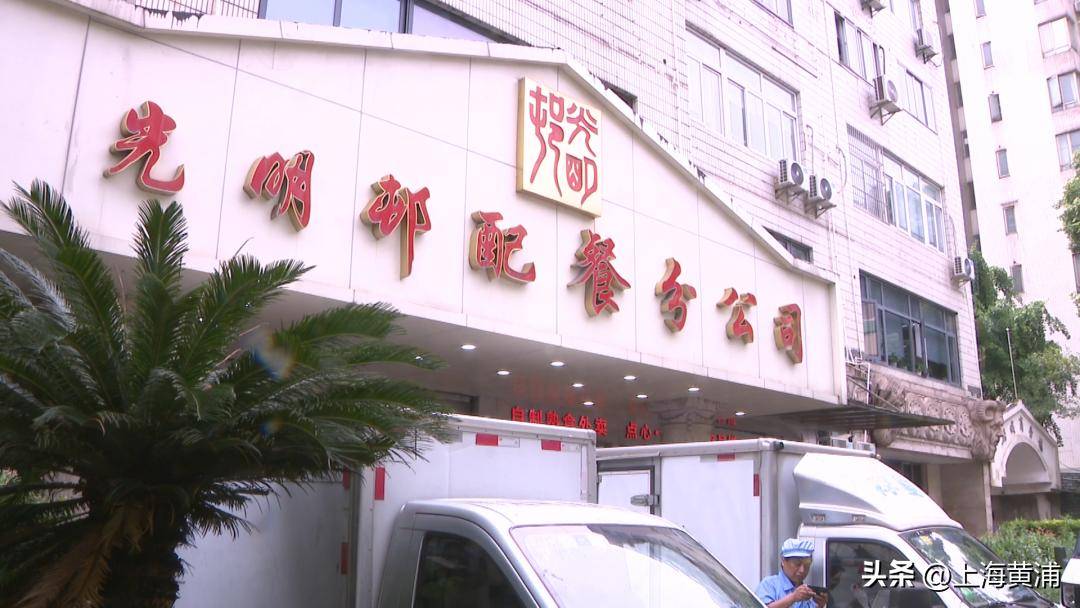 气温已超32度！为啥上海人顶着烈日也要排队？就为这口夏日专属“鲜味”，“吃了就觉得很爽”！